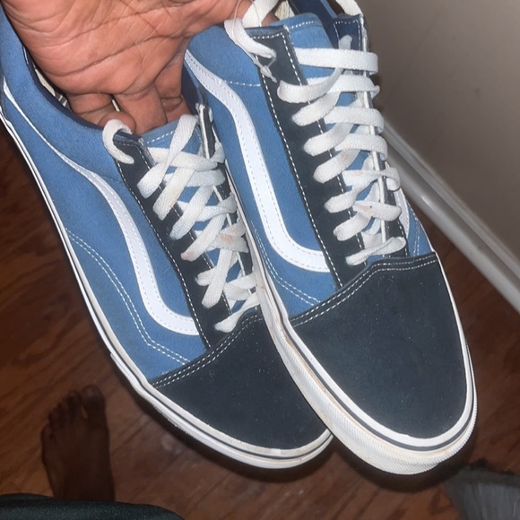 Vans - Picture 2 of 2